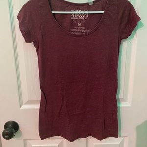 deep cut maroon tee